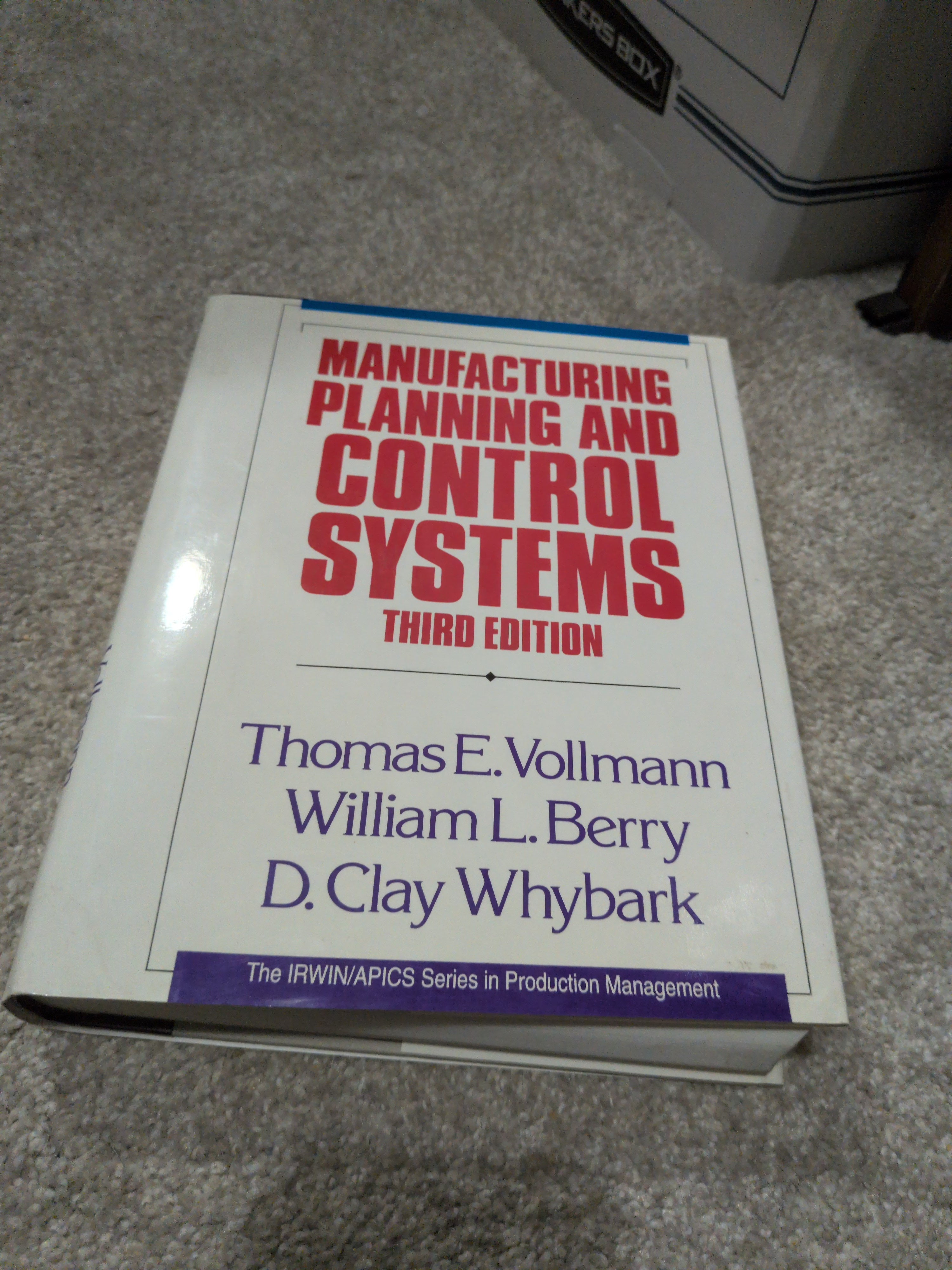 Manufacturing Planning and Control Systems [Hardcover] william-l-berry-thomas-e-vollmann-david-c-whybark-jr