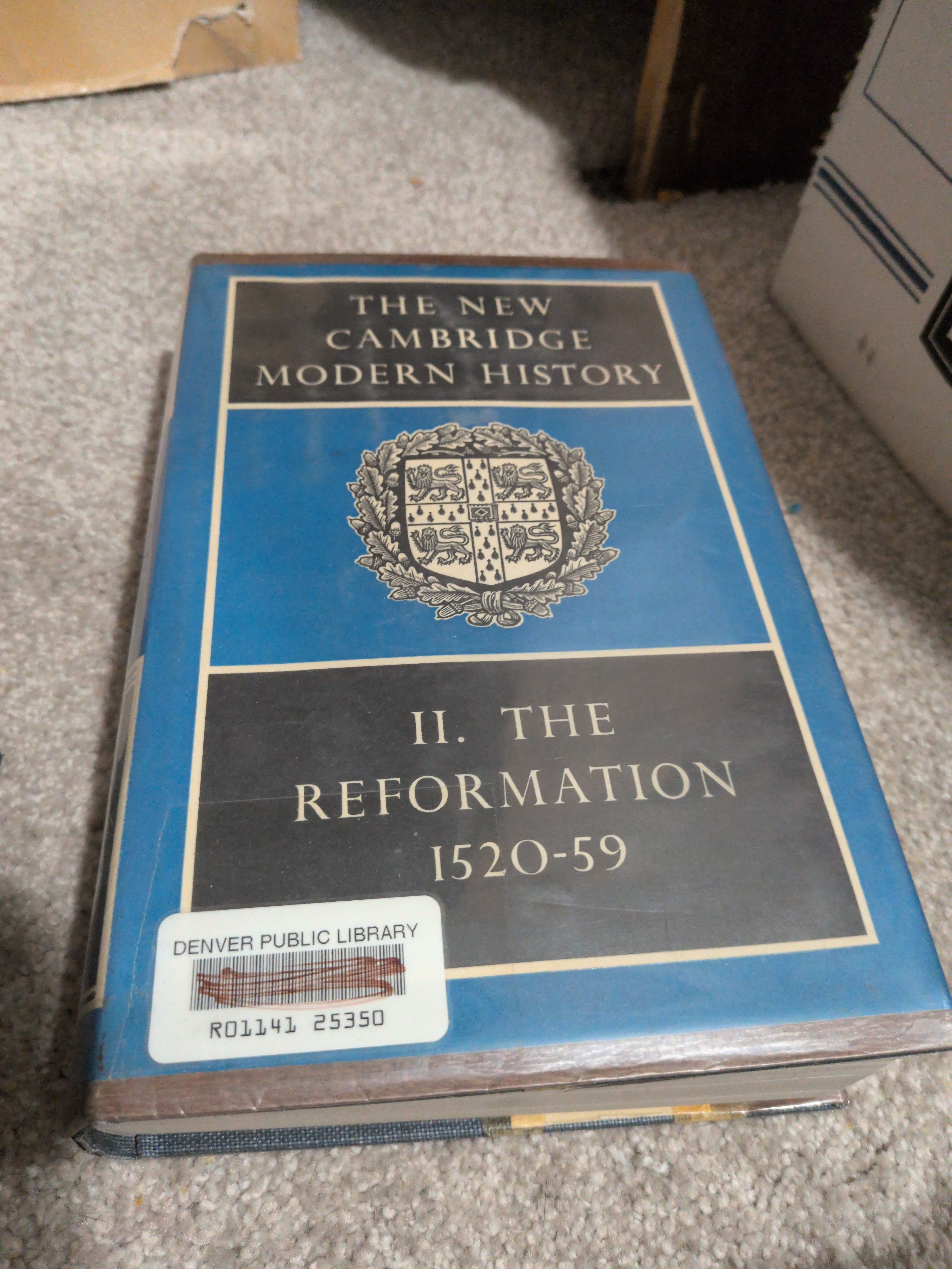 The New Cambridge Modern History, Vol. 2: The Reformation, 1520-1559 [Hardcover] Elton, G. R.